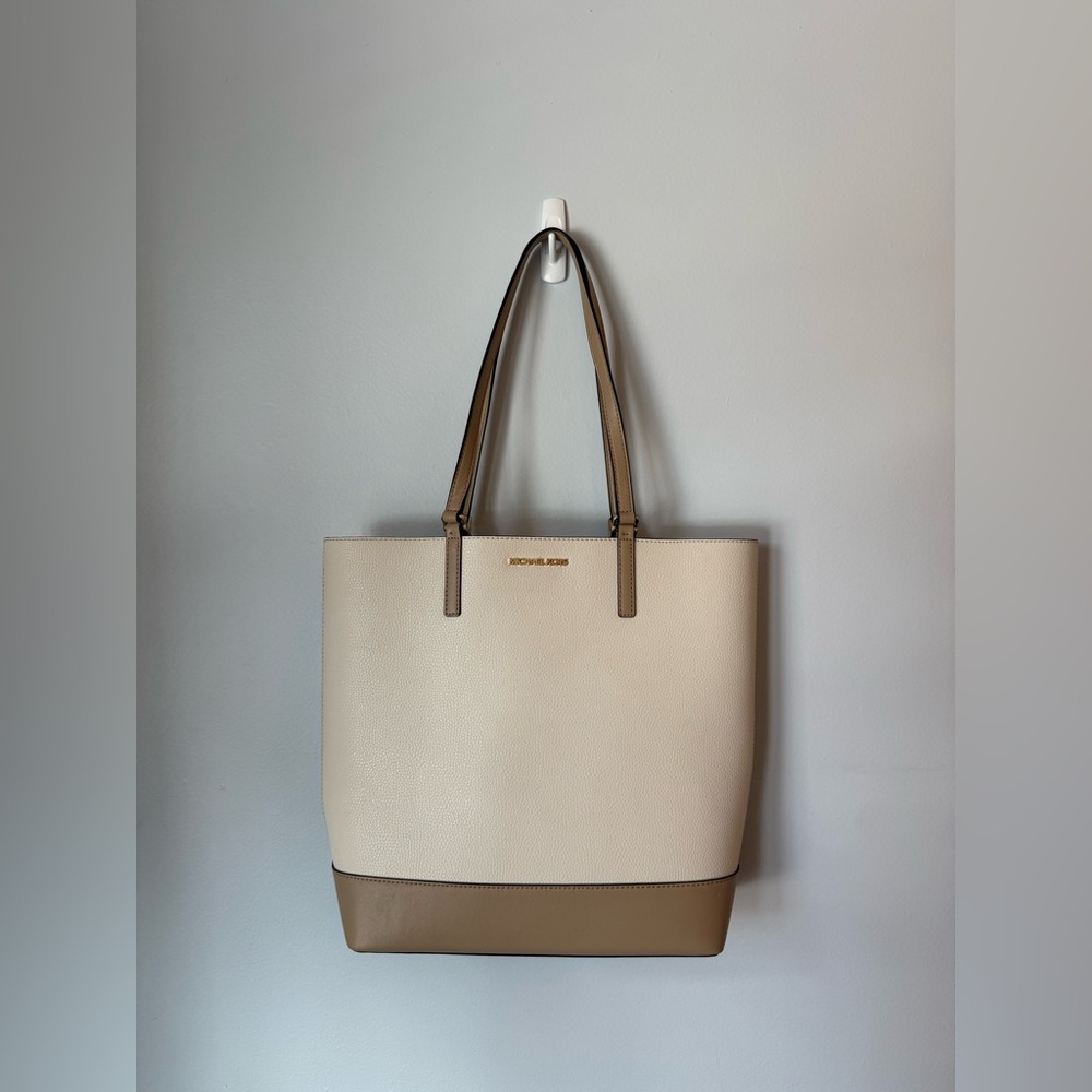 Michael Kors Kelli Large Two-Tone Pebbled Leather Tote Bag